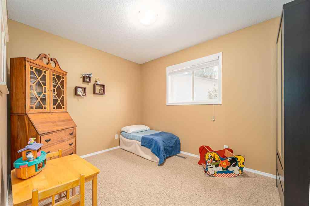 MLS® A2253522 - 133 Mt Alderson Crescent W in Mountain Heights Lethbridge, Residential