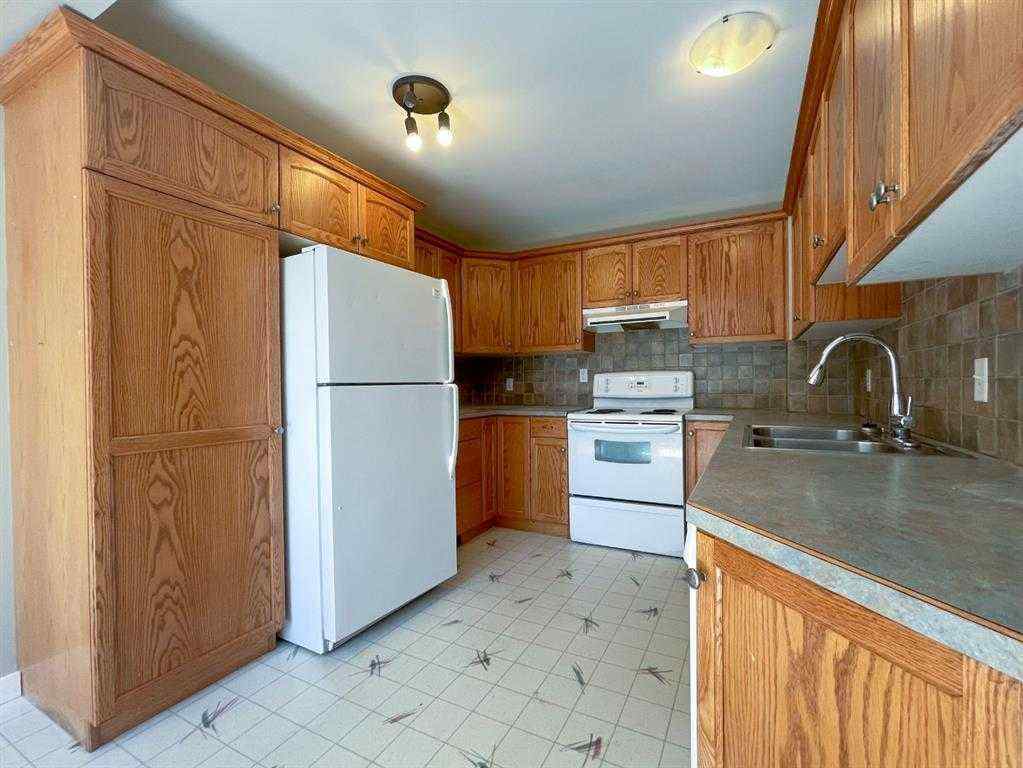 MLS® A2253530 - 1427 Lakemount Boulevard S in Lakeview Lethbridge, Residential