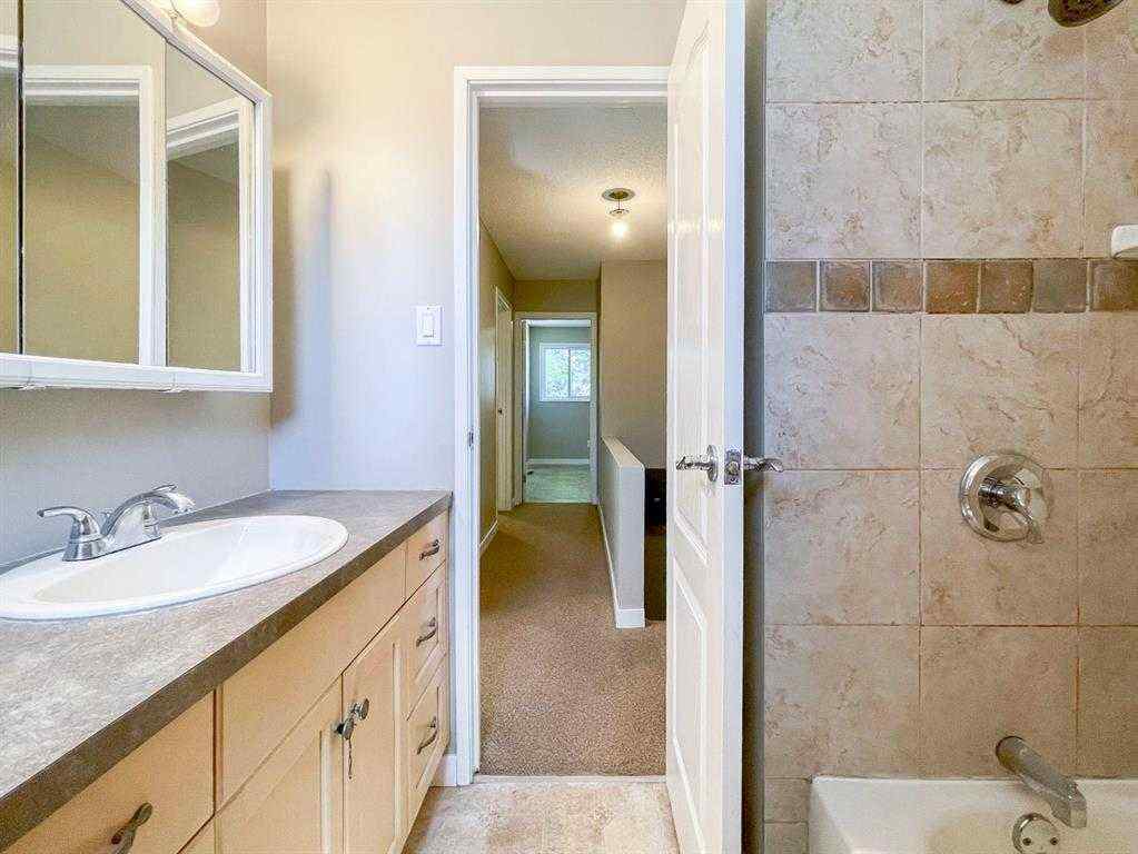 MLS® A2253530 - 1427 Lakemount Boulevard S in Lakeview Lethbridge, Residential
