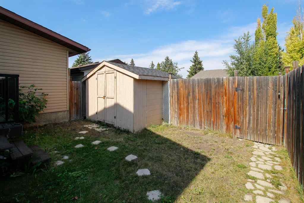 MLS® A2253536 - 4 Haliburton Crescent  in Highland Green Red Deer, Residential