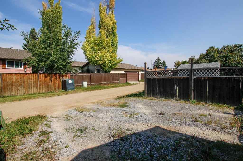 MLS® A2253536 - 4 Haliburton Crescent  in Highland Green Red Deer, Residential