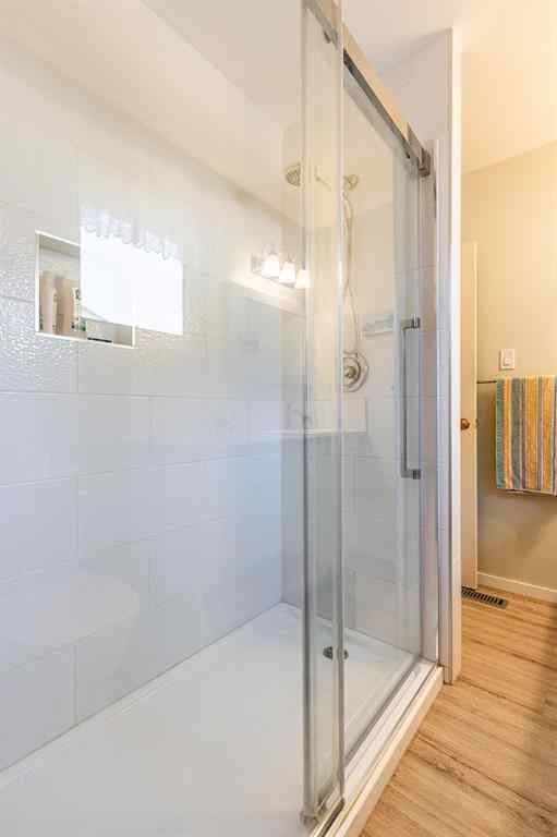 MLS® A2253540 - 735 McCutcheon Drive NW in Northwest Crescent Heights Medicine Hat, Residential