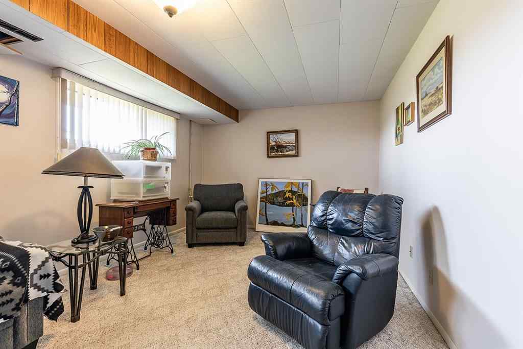 MLS® A2253540 - 735 McCutcheon Drive NW in Northwest Crescent Heights Medicine Hat, Residential