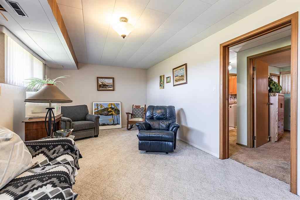 MLS® A2253540 - 735 McCutcheon Drive NW in Northwest Crescent Heights Medicine Hat, Residential