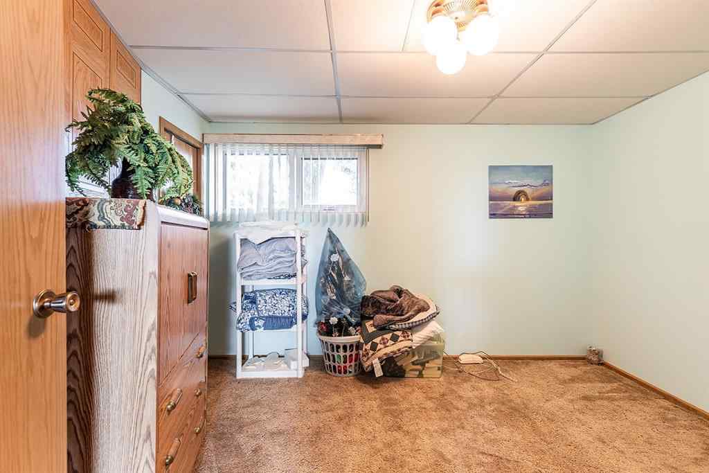 MLS® A2253540 - 735 McCutcheon Drive NW in Northwest Crescent Heights Medicine Hat, Residential