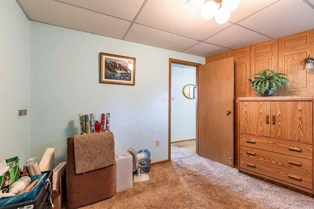 MLS® A2253540 - 735 McCutcheon Drive NW in Northwest Crescent Heights Medicine Hat, Residential