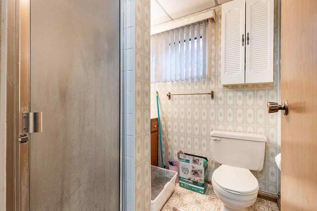MLS® A2253540 - 735 McCutcheon Drive NW in Northwest Crescent Heights Medicine Hat, Residential