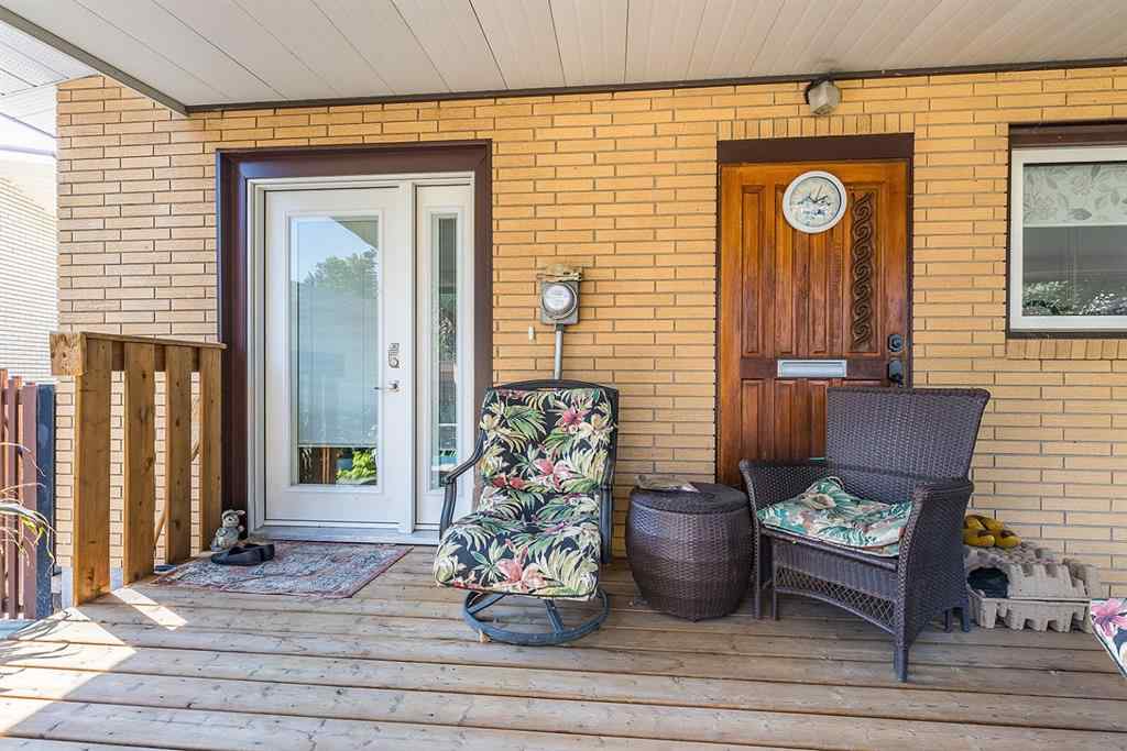 MLS® A2253540 - 735 McCutcheon Drive NW in Northwest Crescent Heights Medicine Hat, Residential