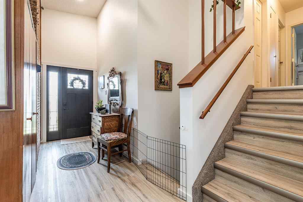 MLS® A2253540 - 735 McCutcheon Drive NW in Northwest Crescent Heights Medicine Hat, Residential