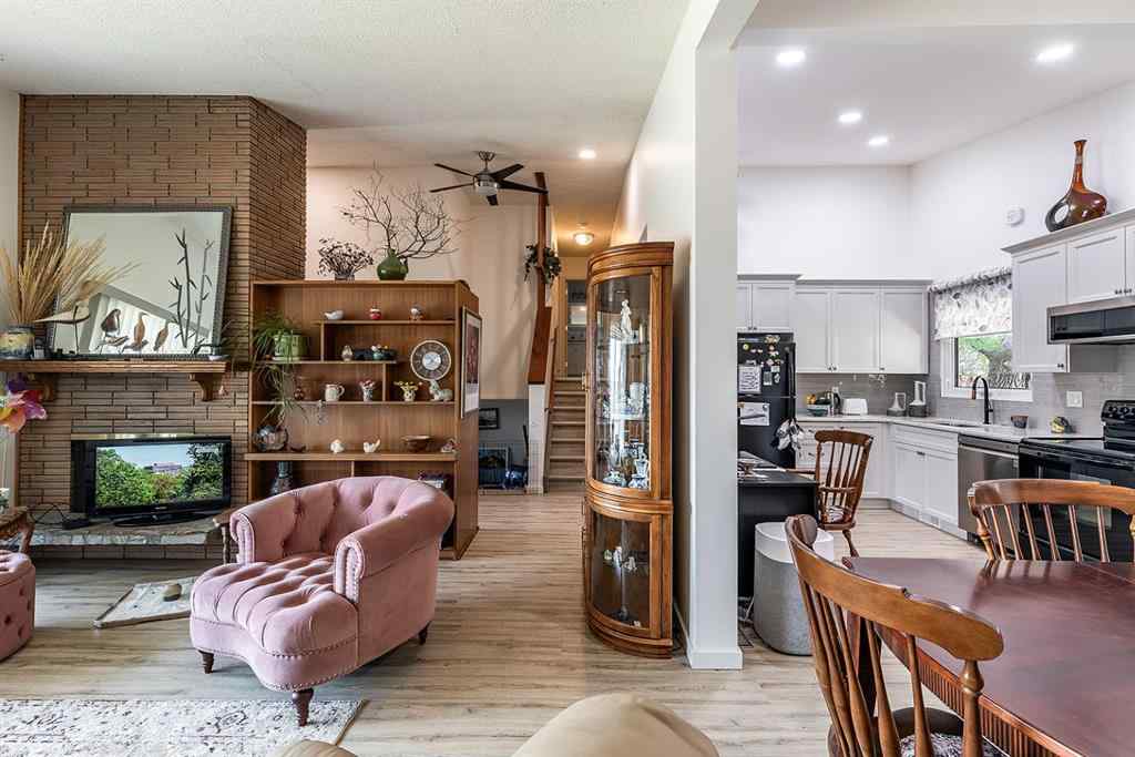 MLS® A2253540 - 735 McCutcheon Drive NW in Northwest Crescent Heights Medicine Hat, Residential