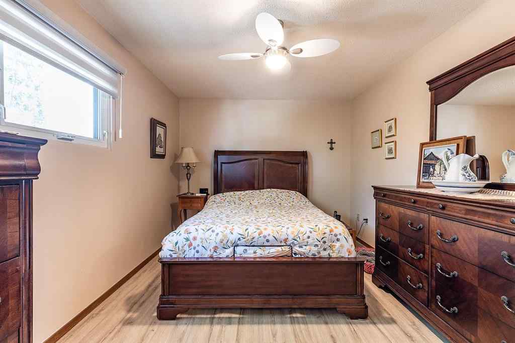 MLS® A2253540 - 735 McCutcheon Drive NW in Northwest Crescent Heights Medicine Hat, Residential