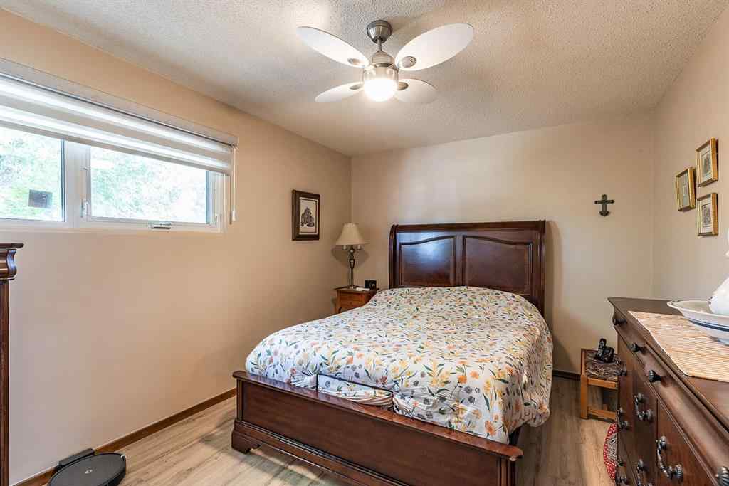 MLS® A2253540 - 735 McCutcheon Drive NW in Northwest Crescent Heights Medicine Hat, Residential