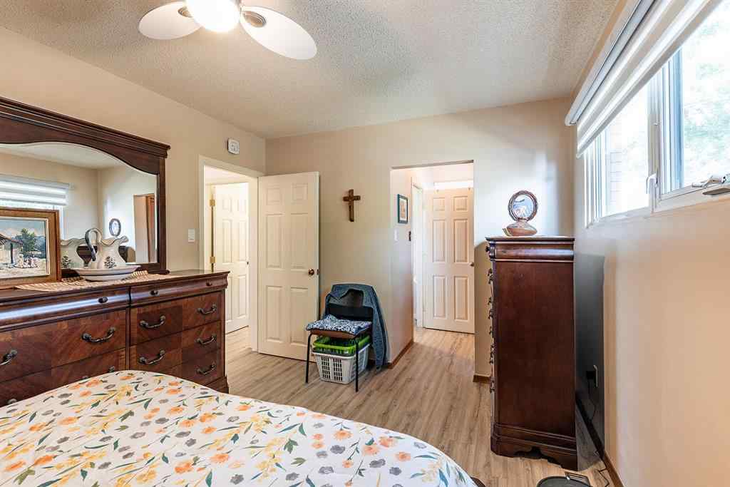 MLS® A2253540 - 735 McCutcheon Drive NW in Northwest Crescent Heights Medicine Hat, Residential