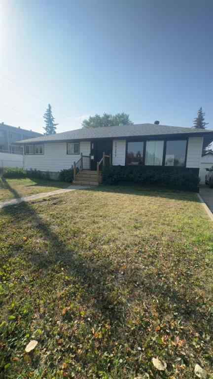 MLS® A2253541 - 10209 108 Avenue  in Avondale Grande Prairie, Residential