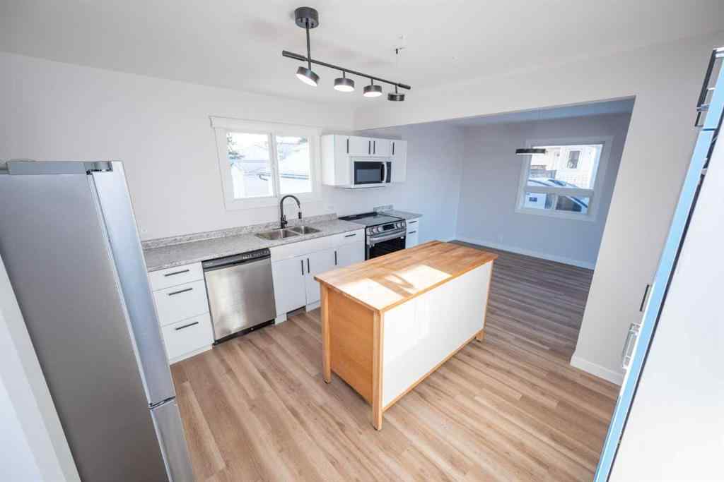 MLS® A2253541 - 10209 108 Avenue  in Avondale Grande Prairie, Residential