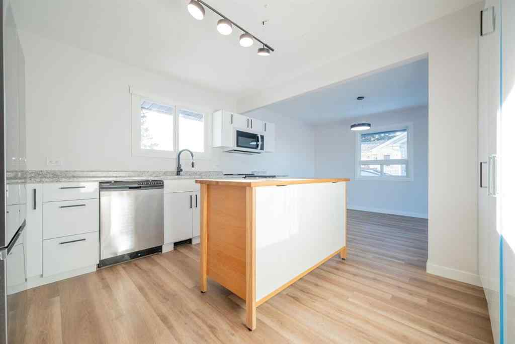 MLS® A2253541 - 10209 108 Avenue  in Avondale Grande Prairie, Residential