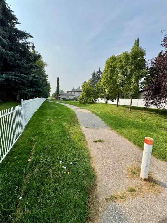 MLS® A2253543 - Unit #210 4507 45 Street SW in Glamorgan Calgary, Residential