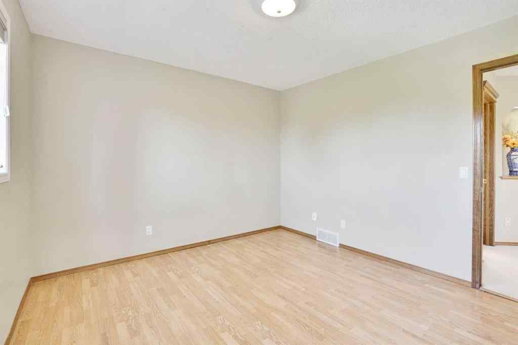 MLS® A2253544 - 39 lone pine Crescent  in Church Ranches Rural Rocky View County, Residential