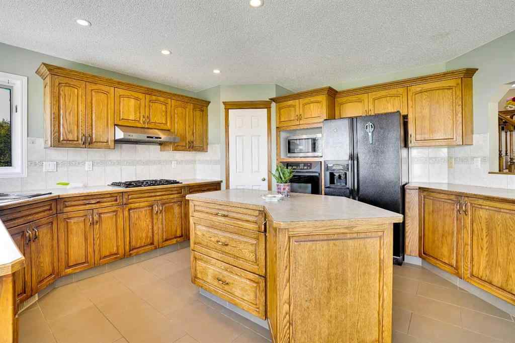 MLS® A2253544 - 39 lone pine Crescent  in Church Ranches Rural Rocky View County, Residential