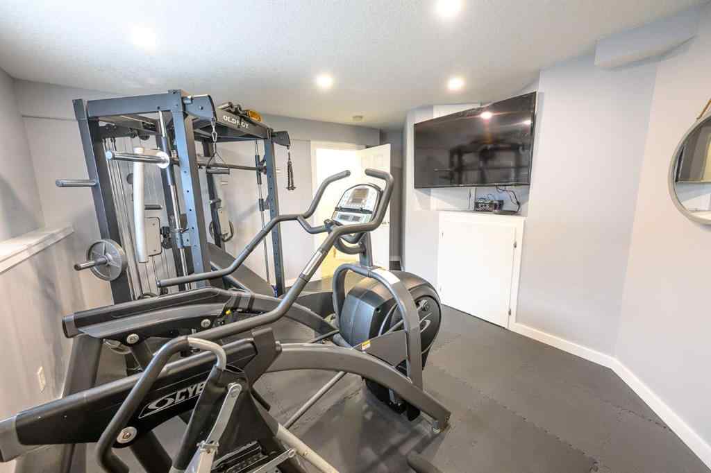 MLS® A2253549 - 9013 128 Avenue  in Crystal Lake Estates Grande Prairie, Residential