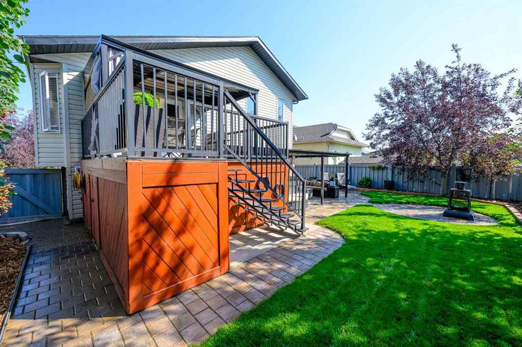 MLS® A2253549 - 9013 128 Avenue  in Crystal Lake Estates Grande Prairie, Residential