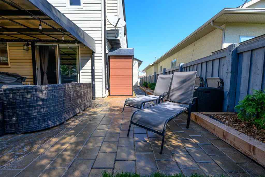 MLS® A2253549 - 9013 128 Avenue  in Crystal Lake Estates Grande Prairie, Residential