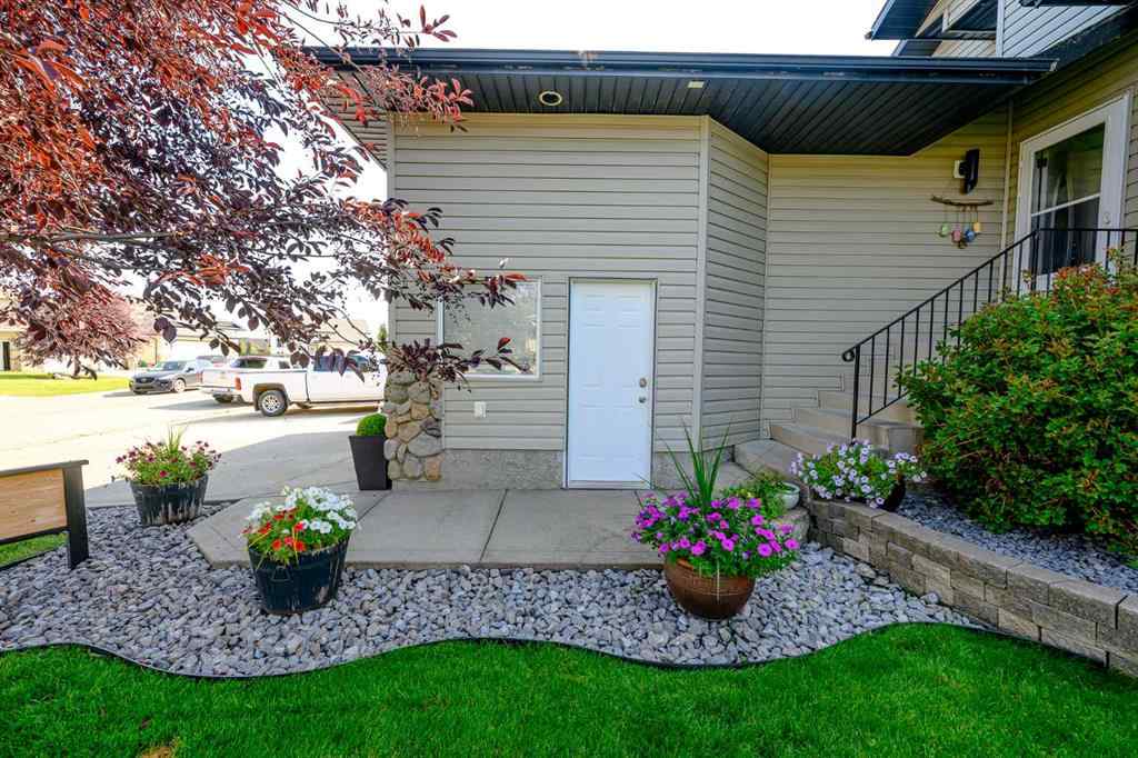 MLS® A2253549 - 9013 128 Avenue  in Crystal Lake Estates Grande Prairie, Residential