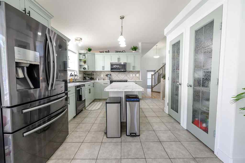 MLS® A2253549 - 9013 128 Avenue  in Crystal Lake Estates Grande Prairie, Residential