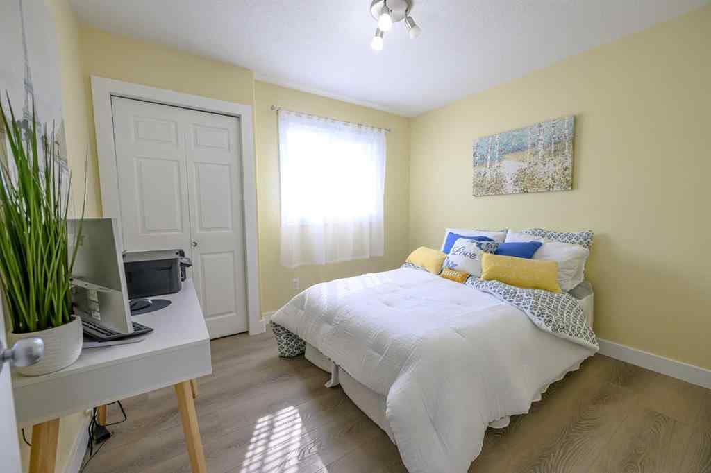 MLS® A2253549 - 9013 128 Avenue  in Crystal Lake Estates Grande Prairie, Residential