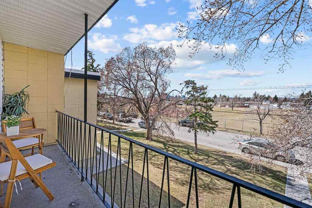 MLS® A2253553 - Unit #389 2211 19 Street NE in Vista Heights Calgary, Residential