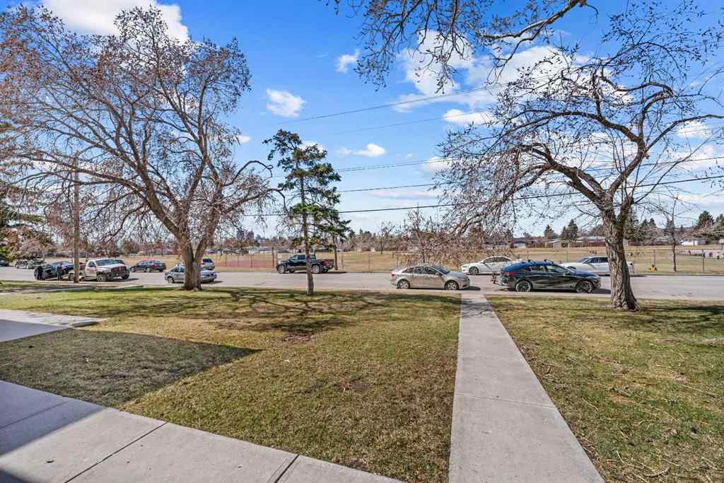 MLS® A2253553 - Unit #389 2211 19 Street NE in Vista Heights Calgary, Residential