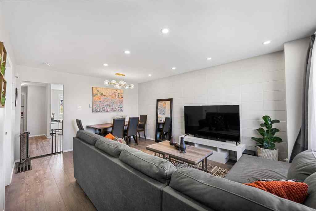 MLS® A2253553 - Unit #389 2211 19 Street NE in Vista Heights Calgary, Residential