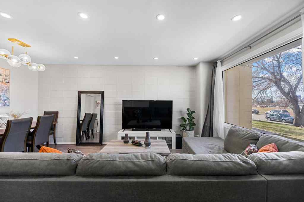 MLS® A2253553 - Unit #389 2211 19 Street NE in Vista Heights Calgary, Residential