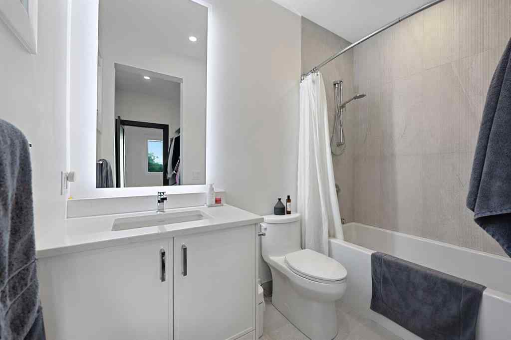 MLS® A2253555 - 435 18A Street NW in West Hillhurst Calgary, Residential