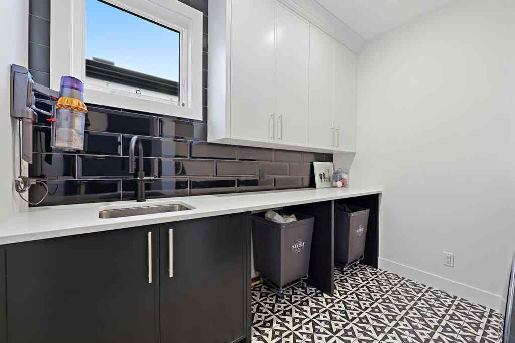 MLS® A2253555 - 435 18A Street NW in West Hillhurst Calgary, Residential