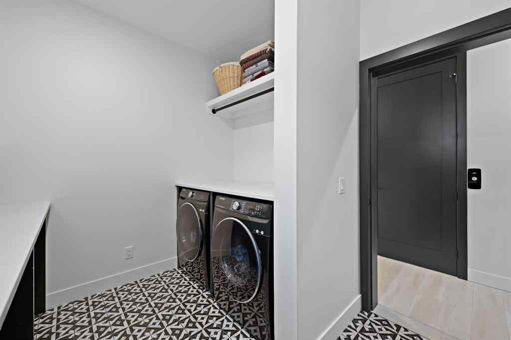 MLS® A2253555 - 435 18A Street NW in West Hillhurst Calgary, Residential