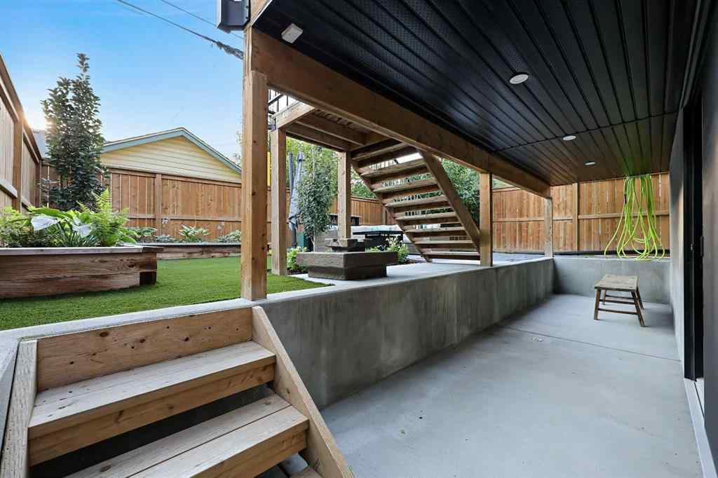 MLS® A2253555 - 435 18A Street NW in West Hillhurst Calgary, Residential