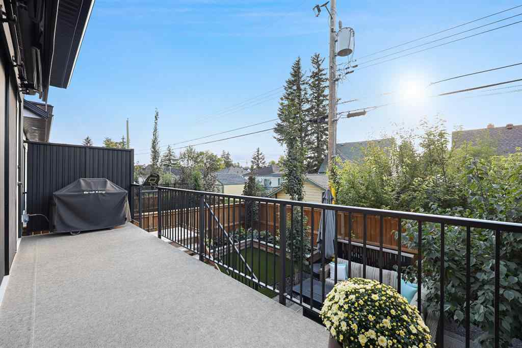 MLS® A2253555 - 435 18A Street NW in West Hillhurst Calgary, Residential