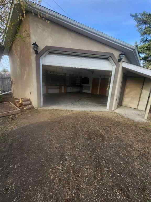 MLS® A2253558 - 9551 85 Avenue  in Highland Park Grande Prairie, Residential