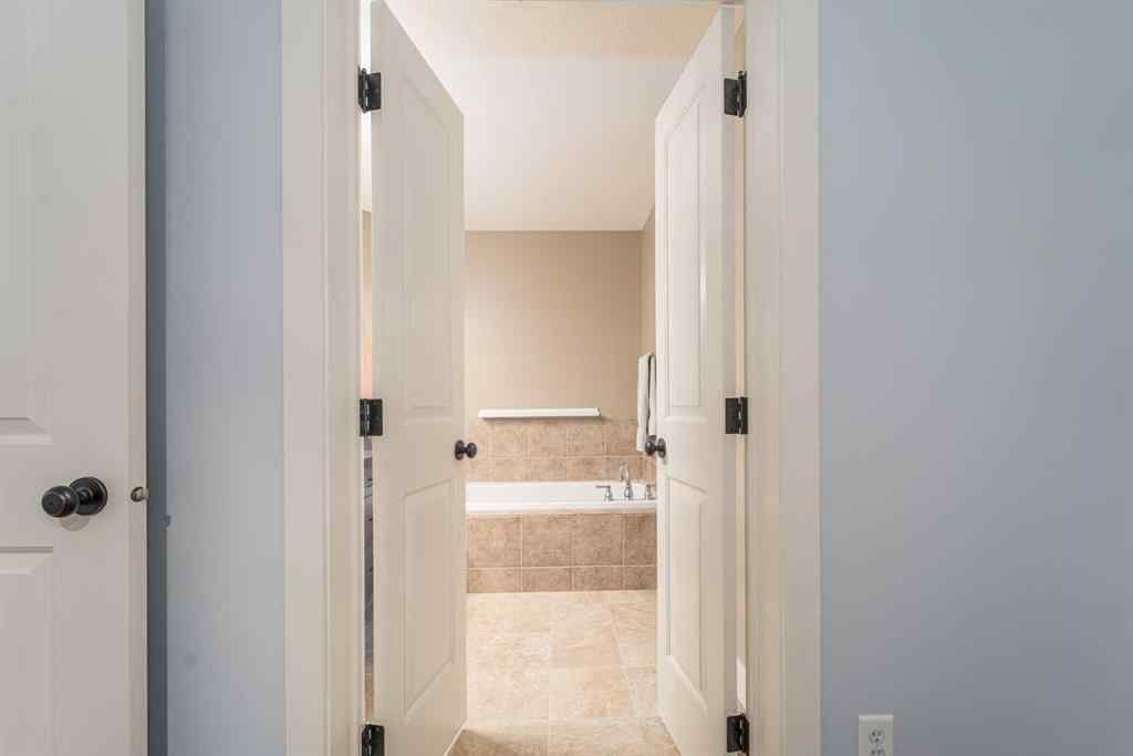 MLS® A2253566 - 170 Southgate Boulevard S in Southgate Lethbridge, Residential