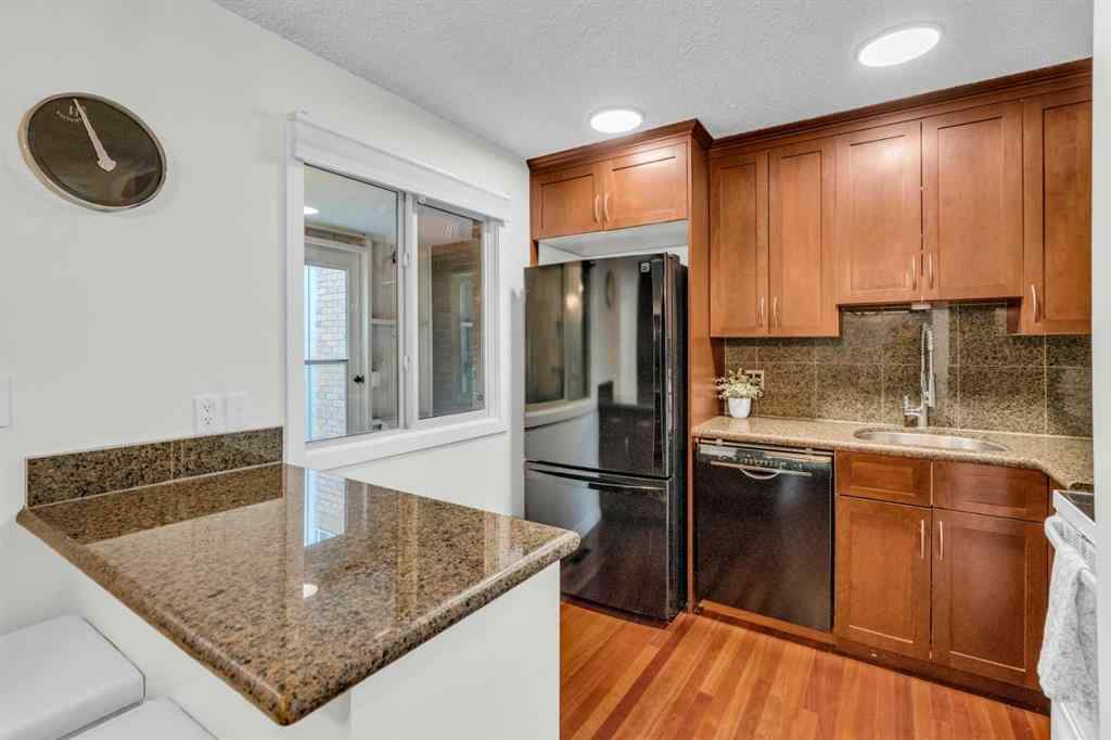 MLS® A2253568 - Unit #10 803 Varsity Estates Drive NW in Varsity Calgary, Residential