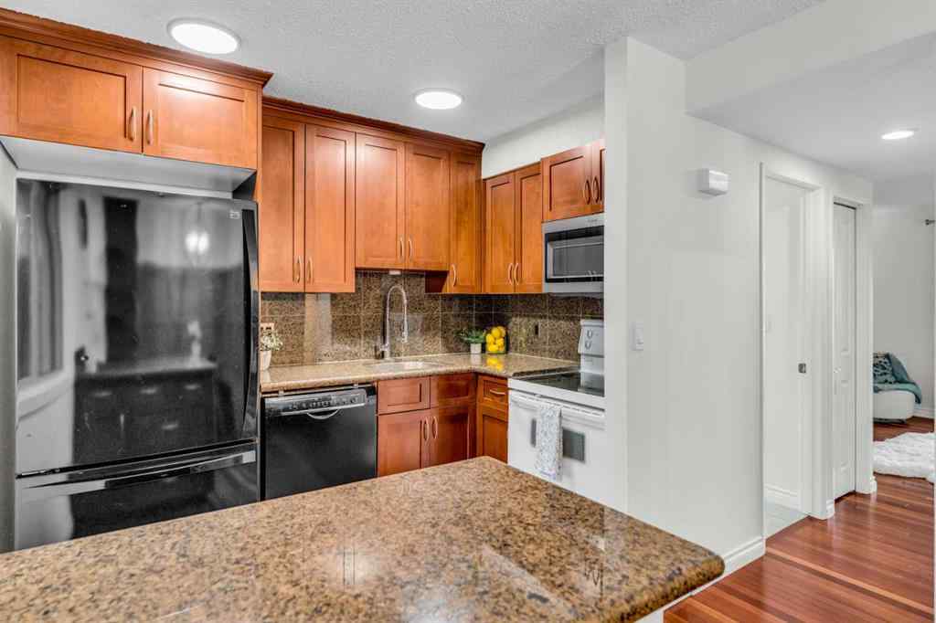 MLS® A2253568 - Unit #10 803 Varsity Estates Drive NW in Varsity Calgary, Residential