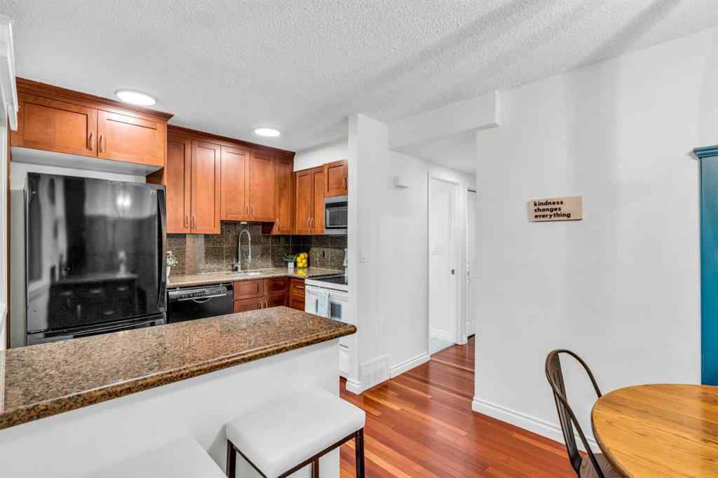 MLS® A2253568 - Unit #10 803 Varsity Estates Drive NW in Varsity Calgary, Residential