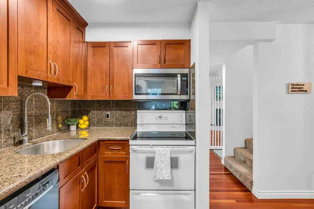 MLS® A2253568 - Unit #10 803 Varsity Estates Drive NW in Varsity Calgary, Residential