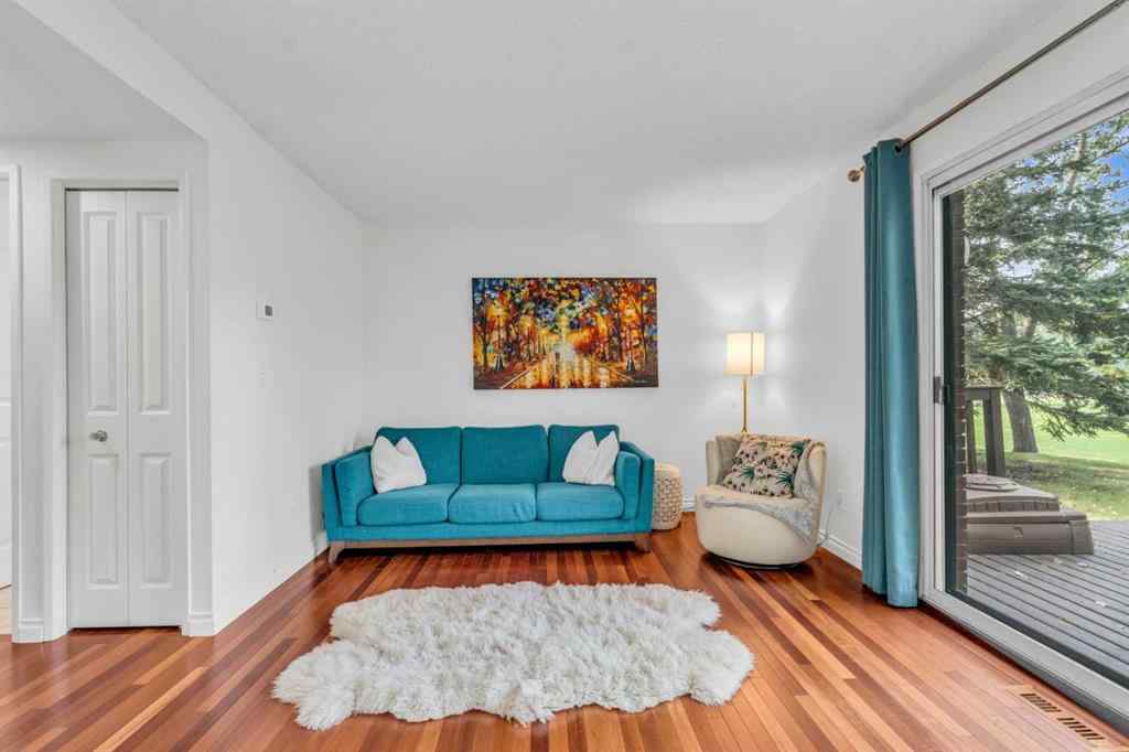 MLS® A2253568 - Unit #10 803 Varsity Estates Drive NW in Varsity Calgary, Residential