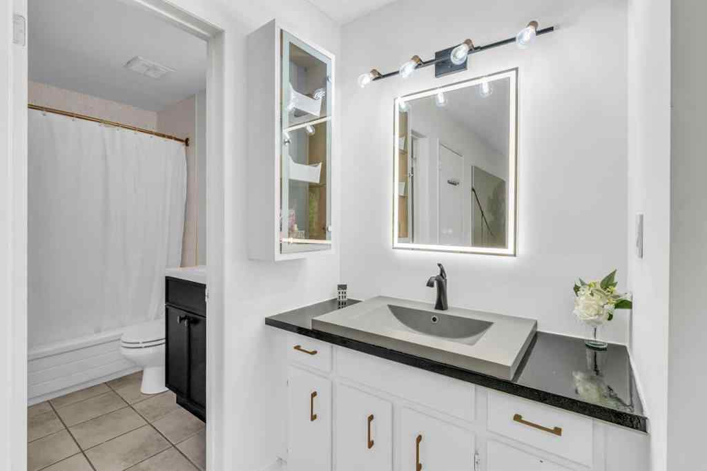 MLS® A2253568 - Unit #10 803 Varsity Estates Drive NW in Varsity Calgary, Residential