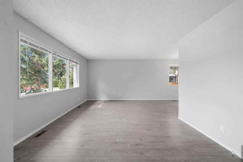 MLS® A2253572 - 71 Queen Alexandra Close SE in Queensland Calgary, Residential