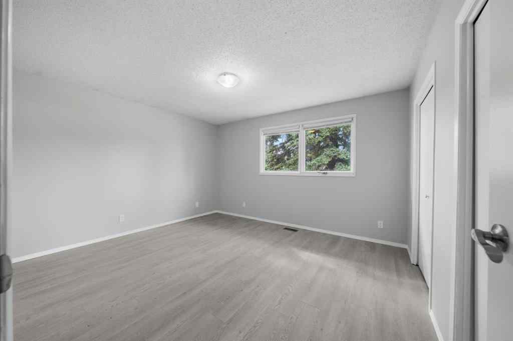 MLS® A2253572 - 71 Queen Alexandra Close SE in Queensland Calgary, Residential