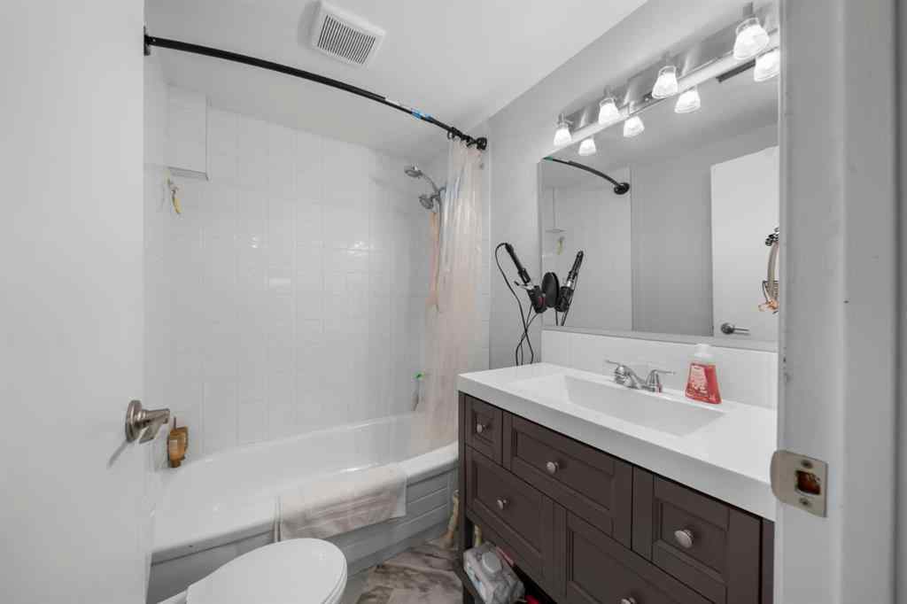 MLS® A2253572 - 71 Queen Alexandra Close SE in Queensland Calgary, Residential