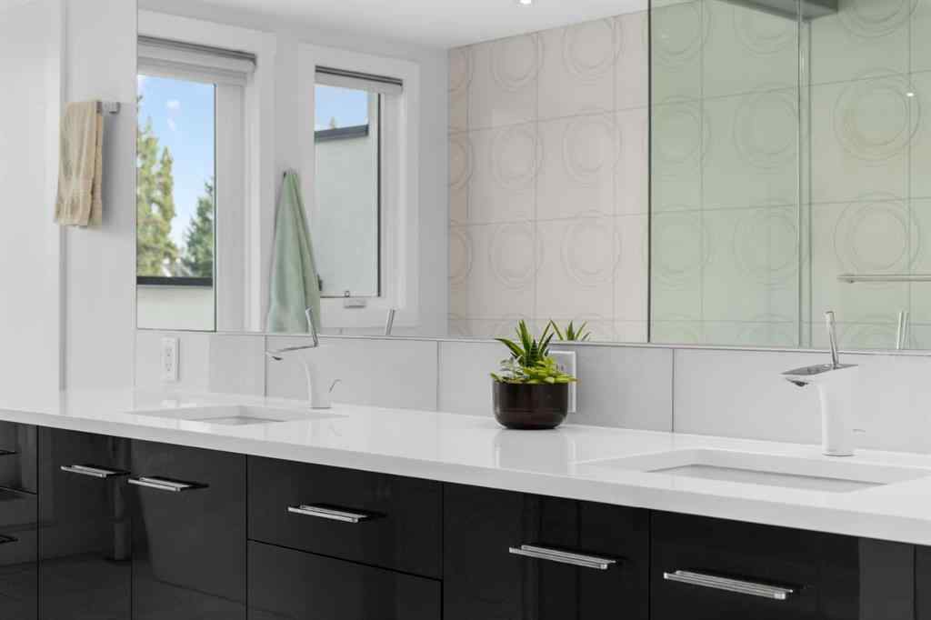 MLS® A2253573 - 2421 31 Avenue SW in Richmond Calgary, Residential